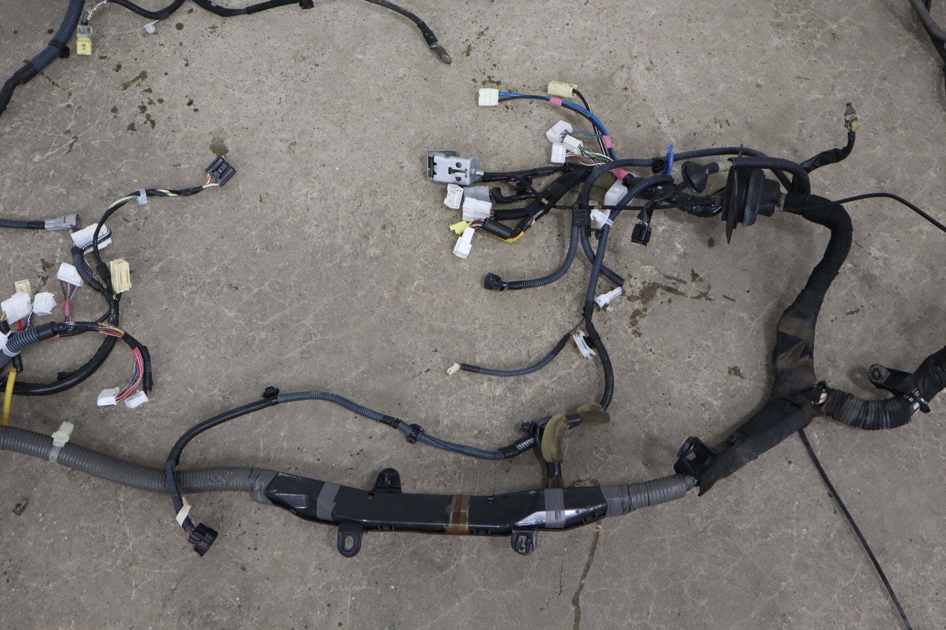 2006 Lexus LS430 Engine Wiring Harness 4.3L 8211150A01 OEM