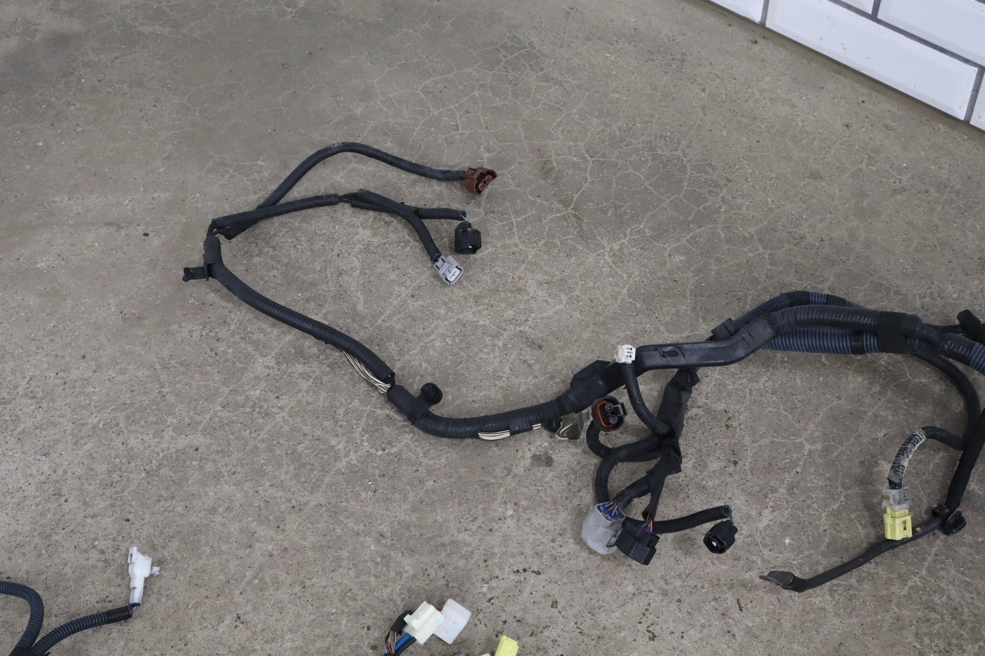 2006 Lexus LS430 Engine Wiring Harness 4.3L 8211150A01 OEM