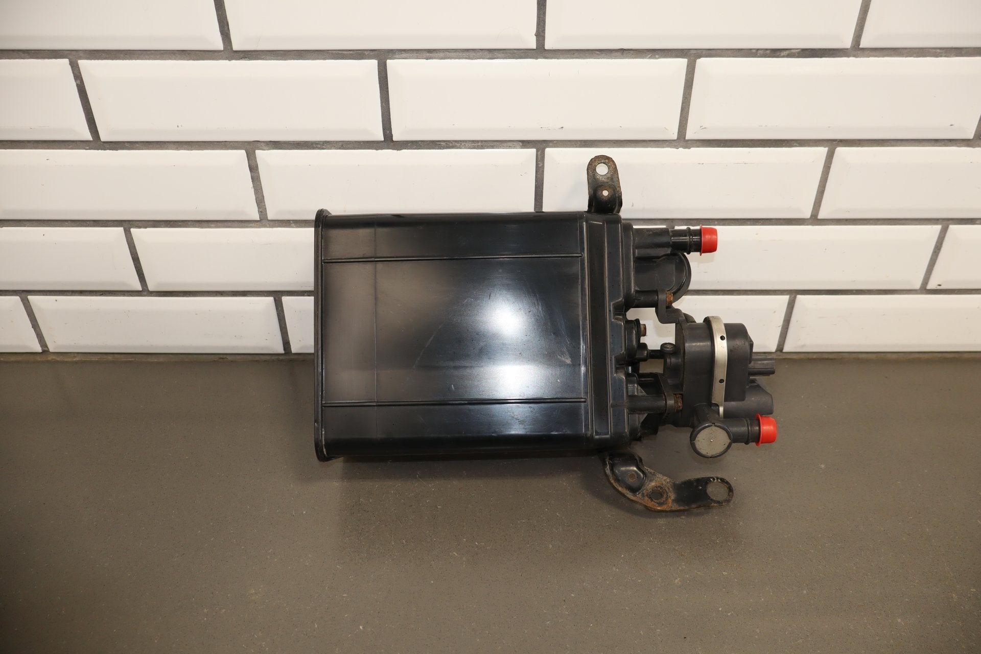2006 Lexus LS430 Evaporator Canister OEM