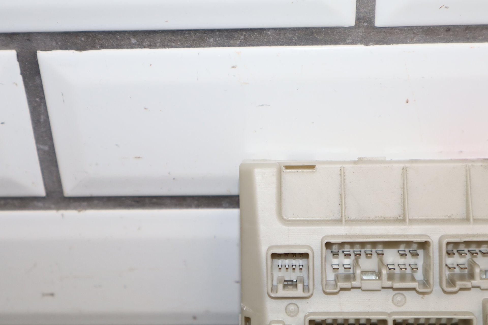 2006 Lexus LS430 F30 4.3L Cabin Fuse Box