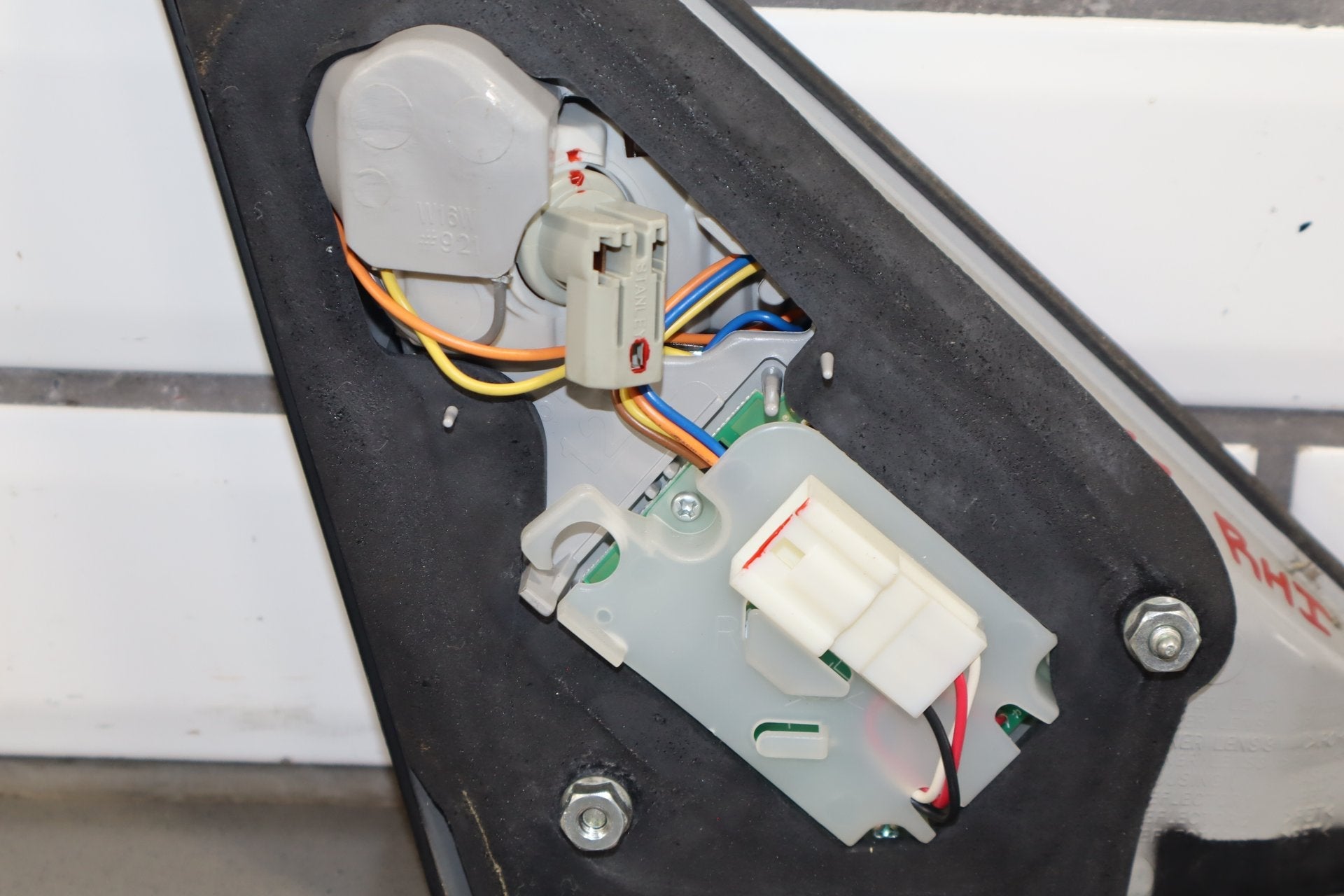 2006 Lexus LS430 F30- Right Inner Tail Light PN: