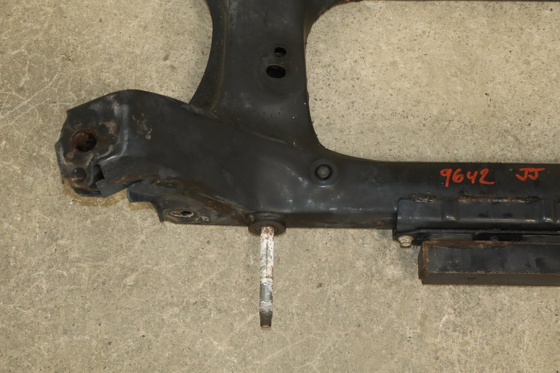 2006 Lexus LS430 Front Engine Suspension Crossmember OEM