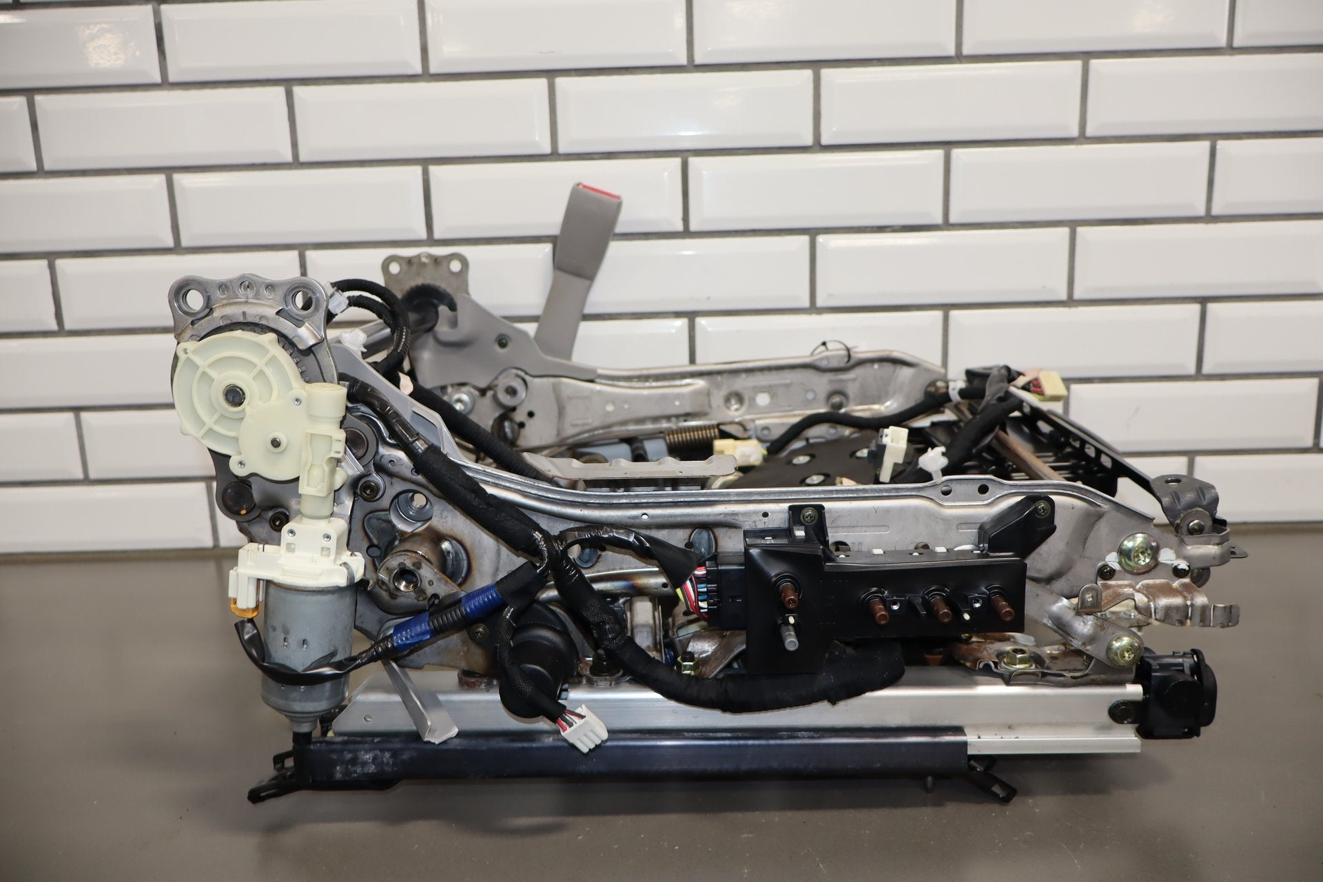 2006 Lexus LS430 Front Passenger Right Power Seat Track OEM