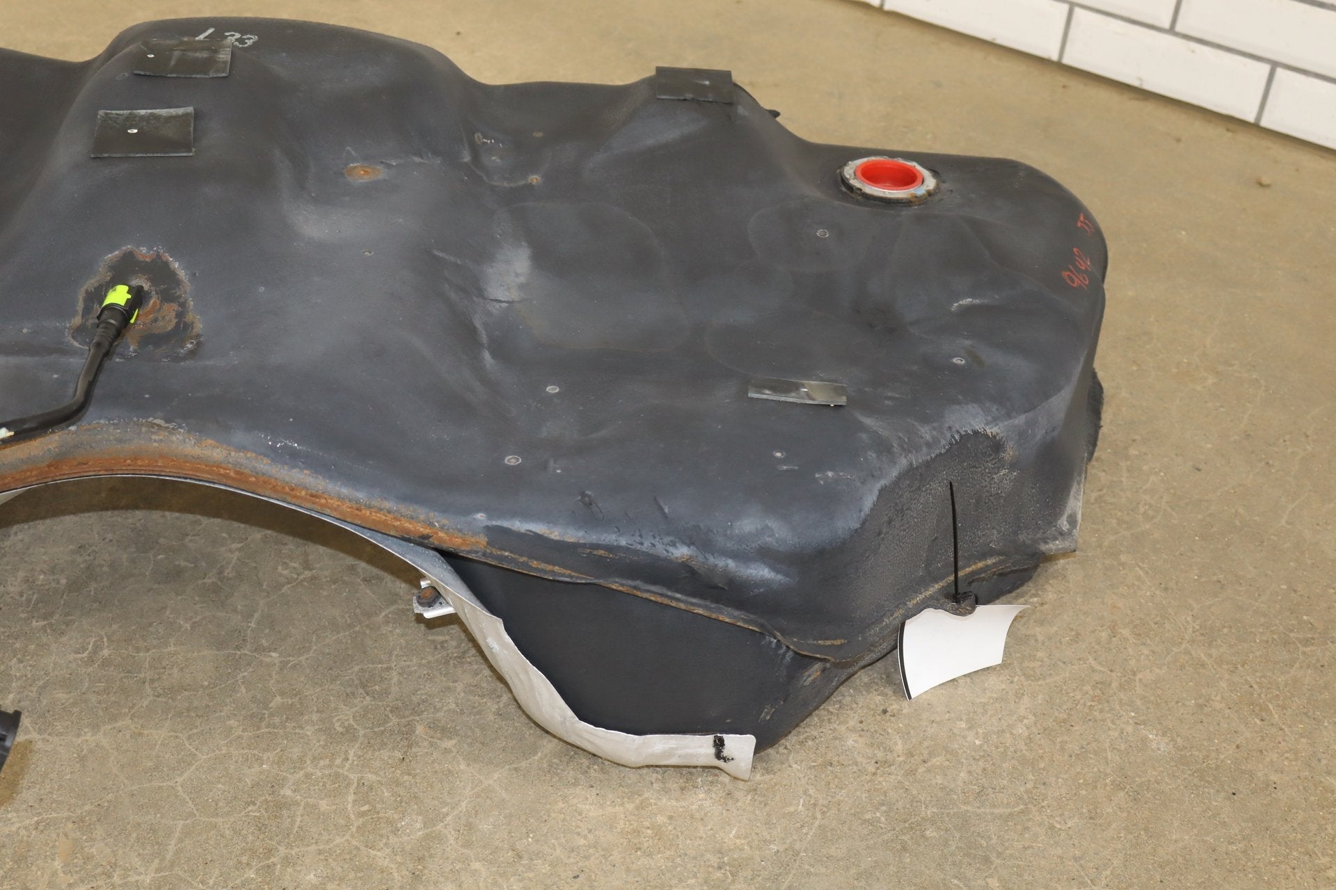 2006 Lexus LS430 Fuel Tank W/ Straps OEM