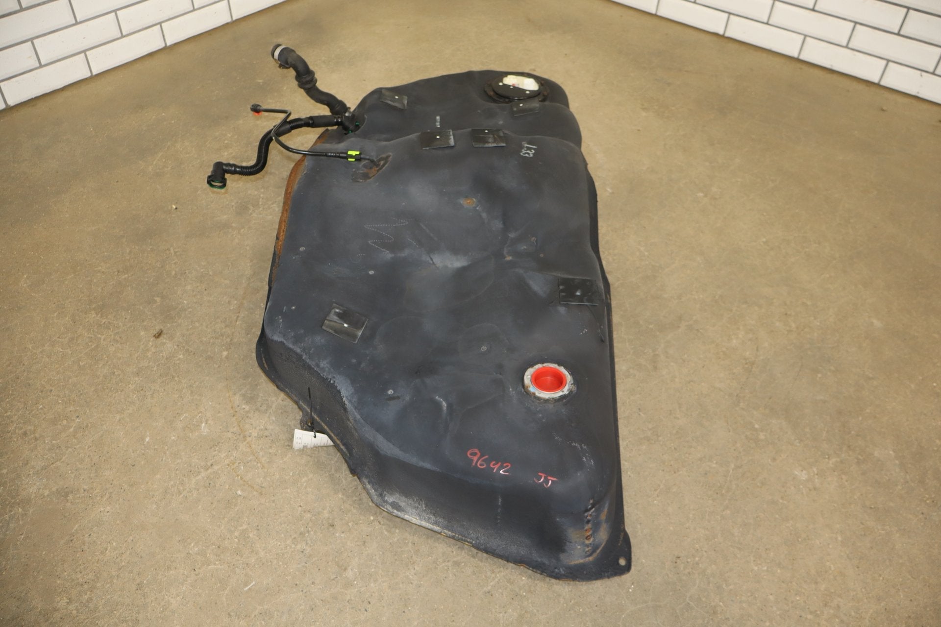 2006 Lexus LS430 Fuel Tank W/ Straps OEM