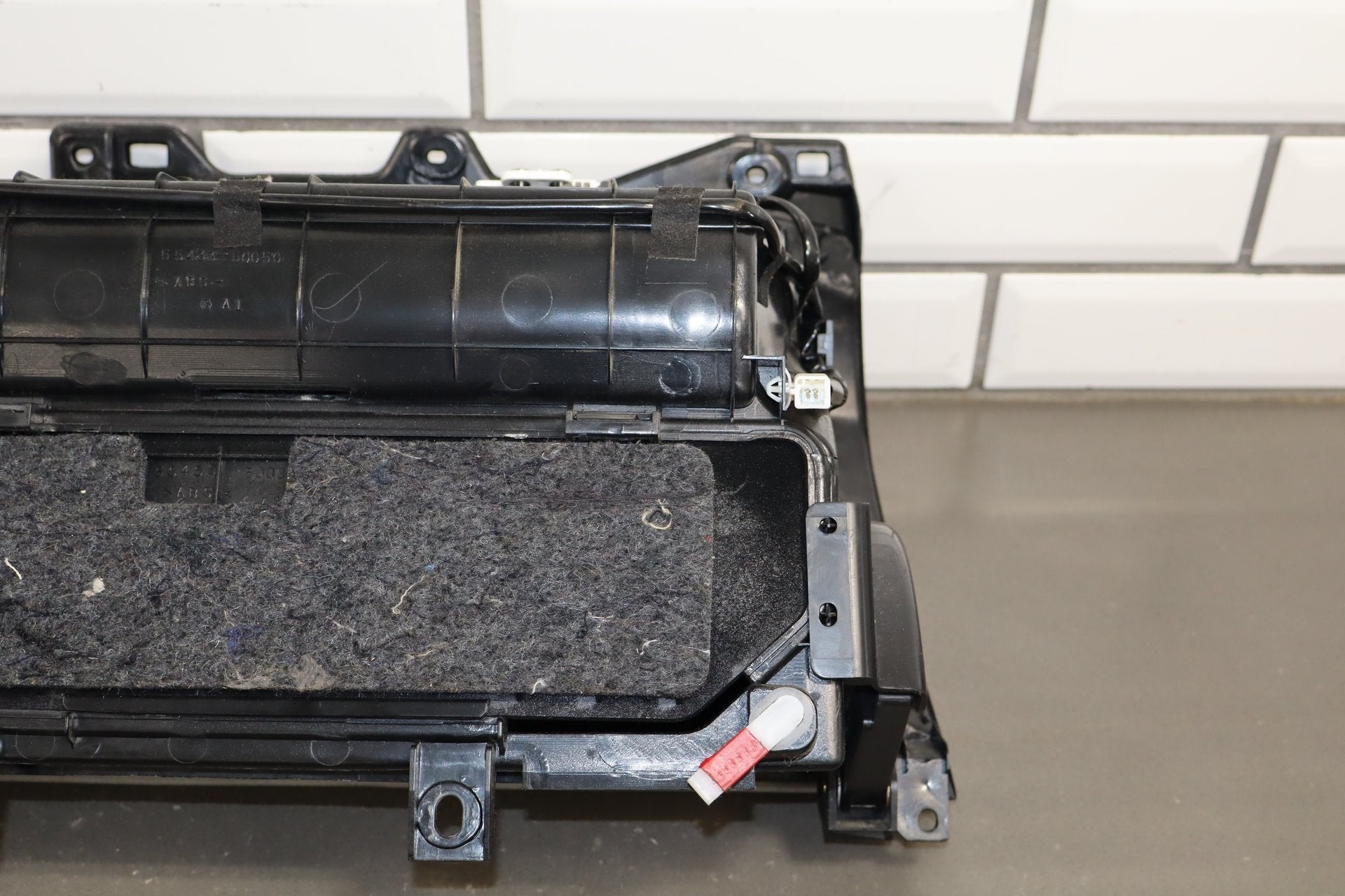 2006 Lexus LS430 Glove Box Ash 10
