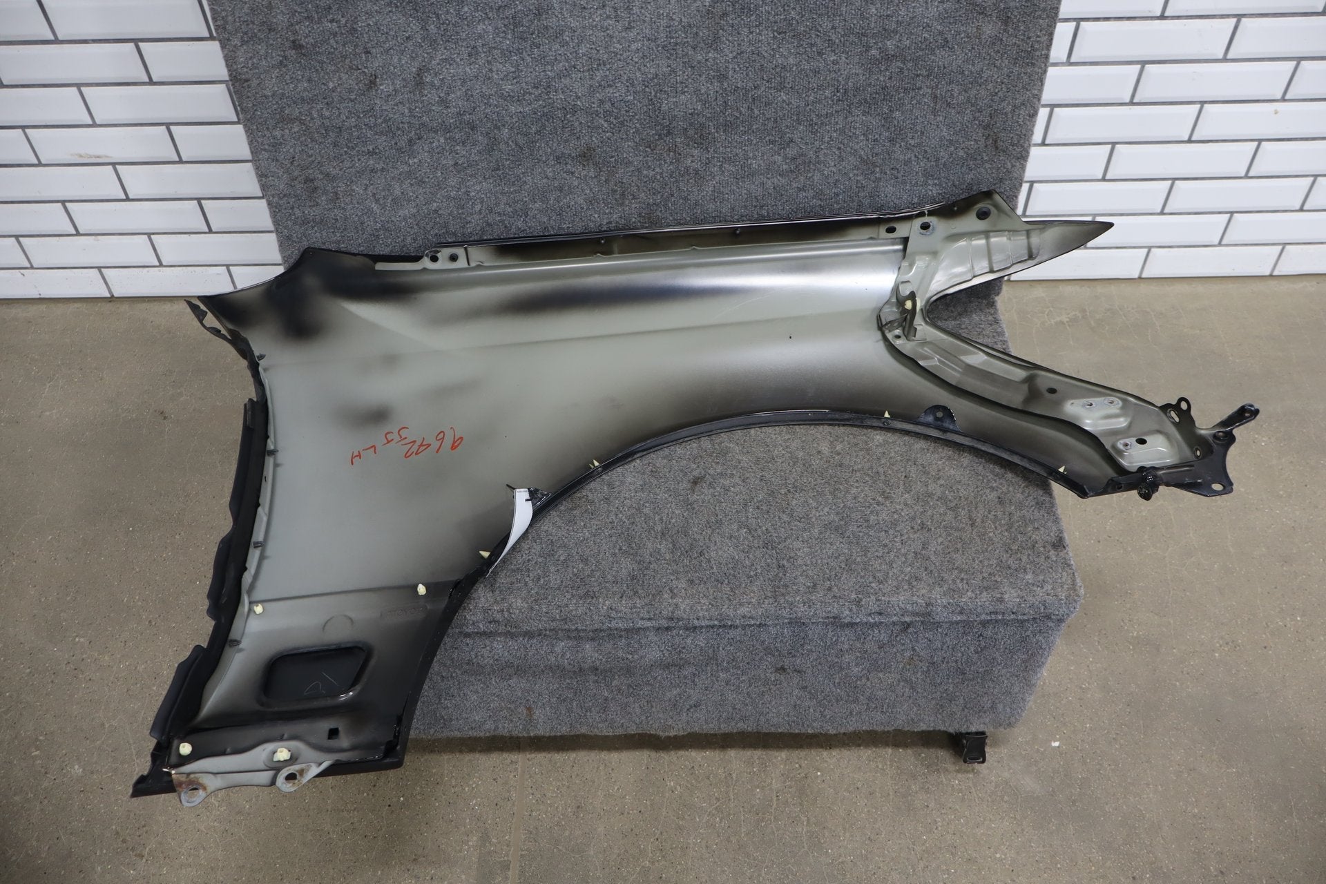 2006 Lexus LS430 Left Fender black onyx 202