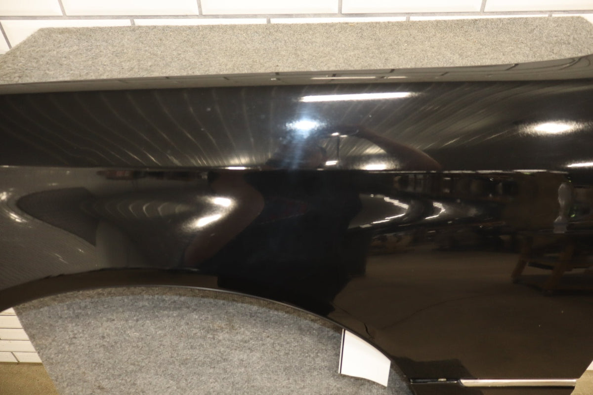 2006 Lexus LS430 Left Fender black onyx 202