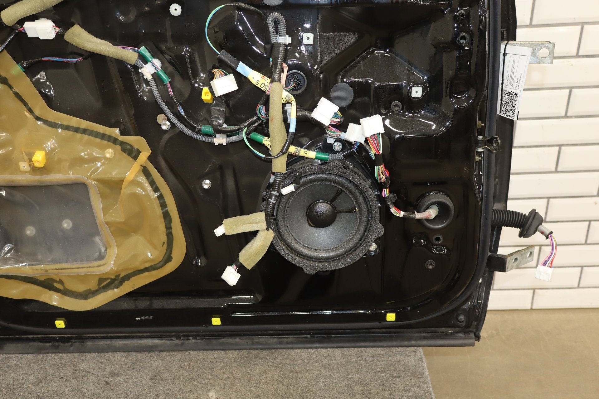2006 Lexus LS430 Left Front Door black onyx 202