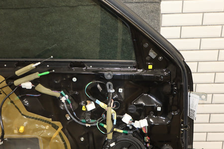 2006 Lexus LS430 Left Front Door black onyx 202