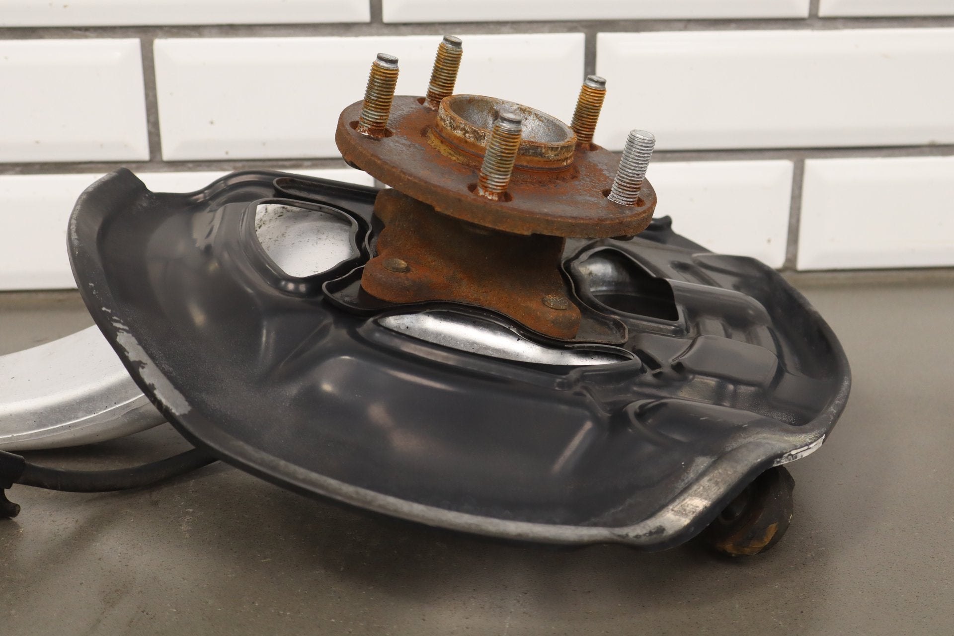 2006 Lexus LS430 Left Front Spindle