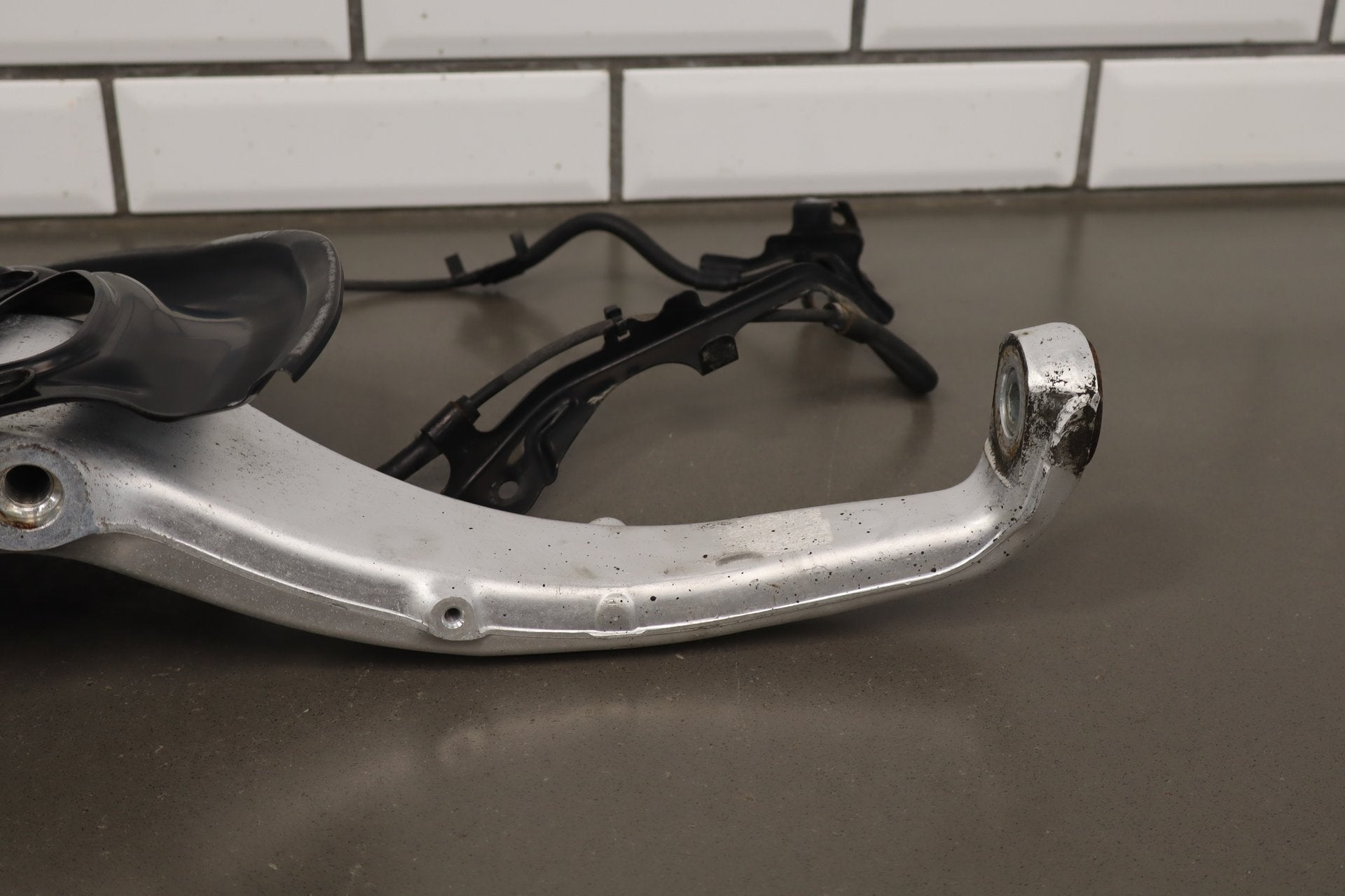 2006 Lexus LS430 Left Front Spindle