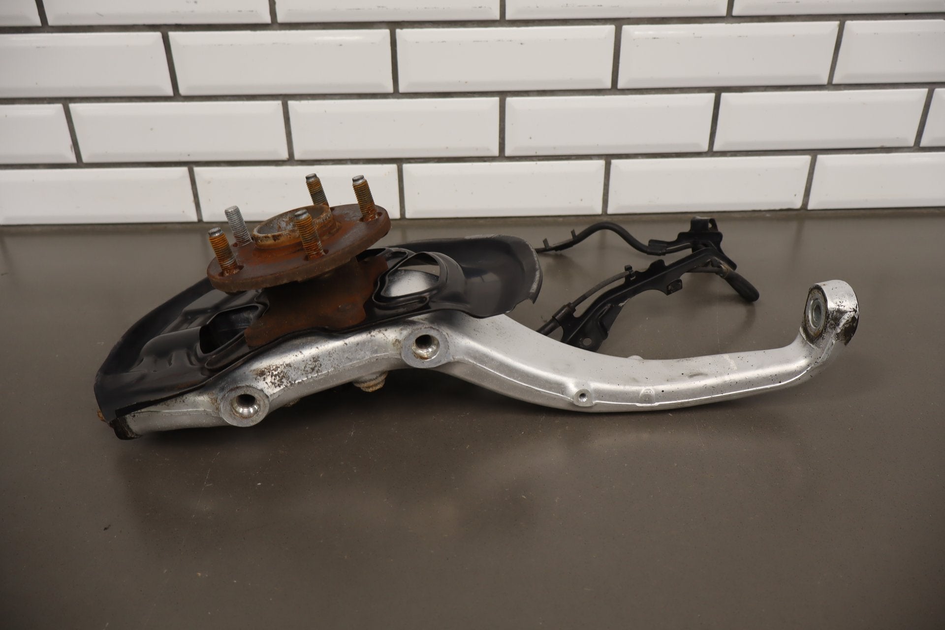 2006 Lexus LS430 Left Front Spindle