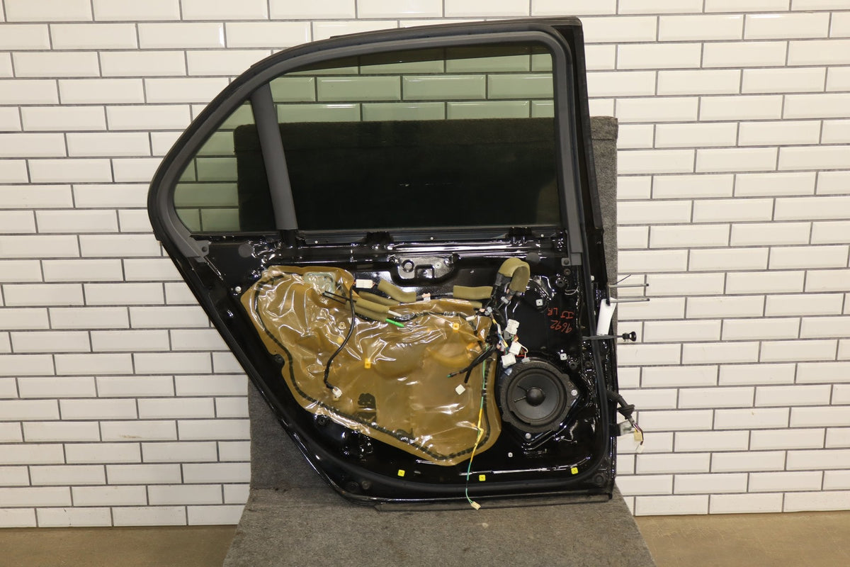 2006 Lexus LS430 Left Rear Door black onyx ( 202 )
