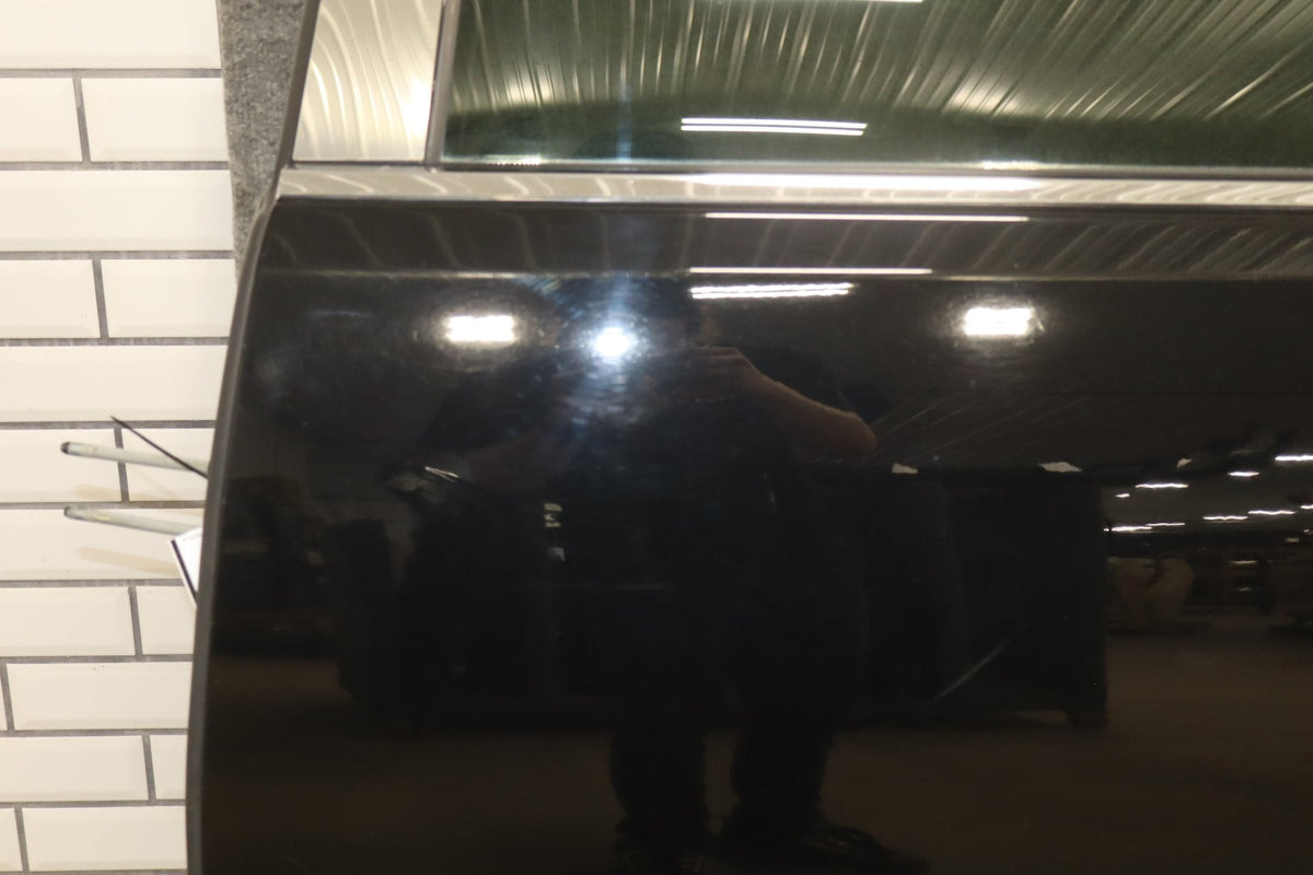 2006 Lexus LS430 Left Rear Door black onyx ( 202 )