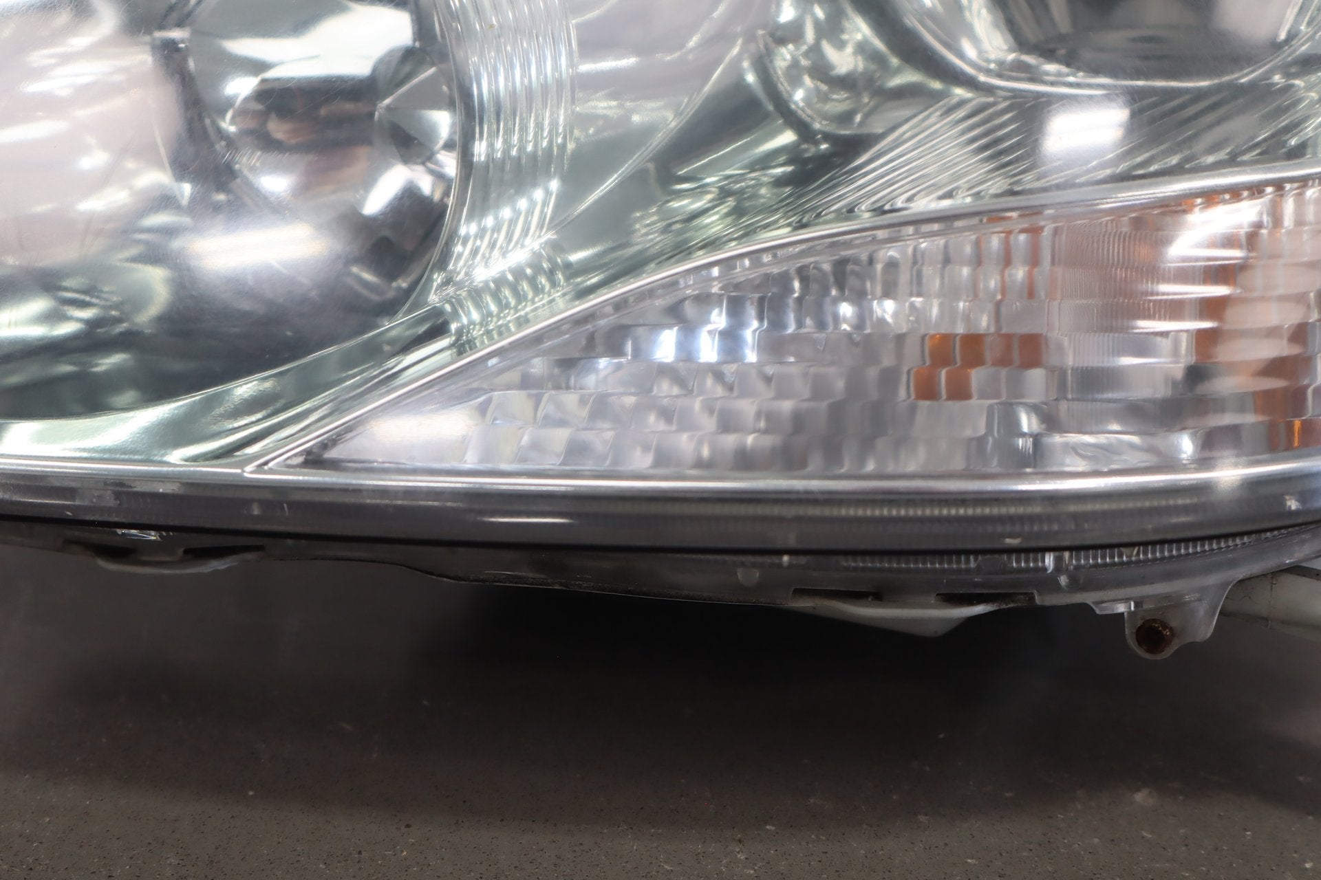 2006 Lexus LS430 Left Xenon Driver Headlamp