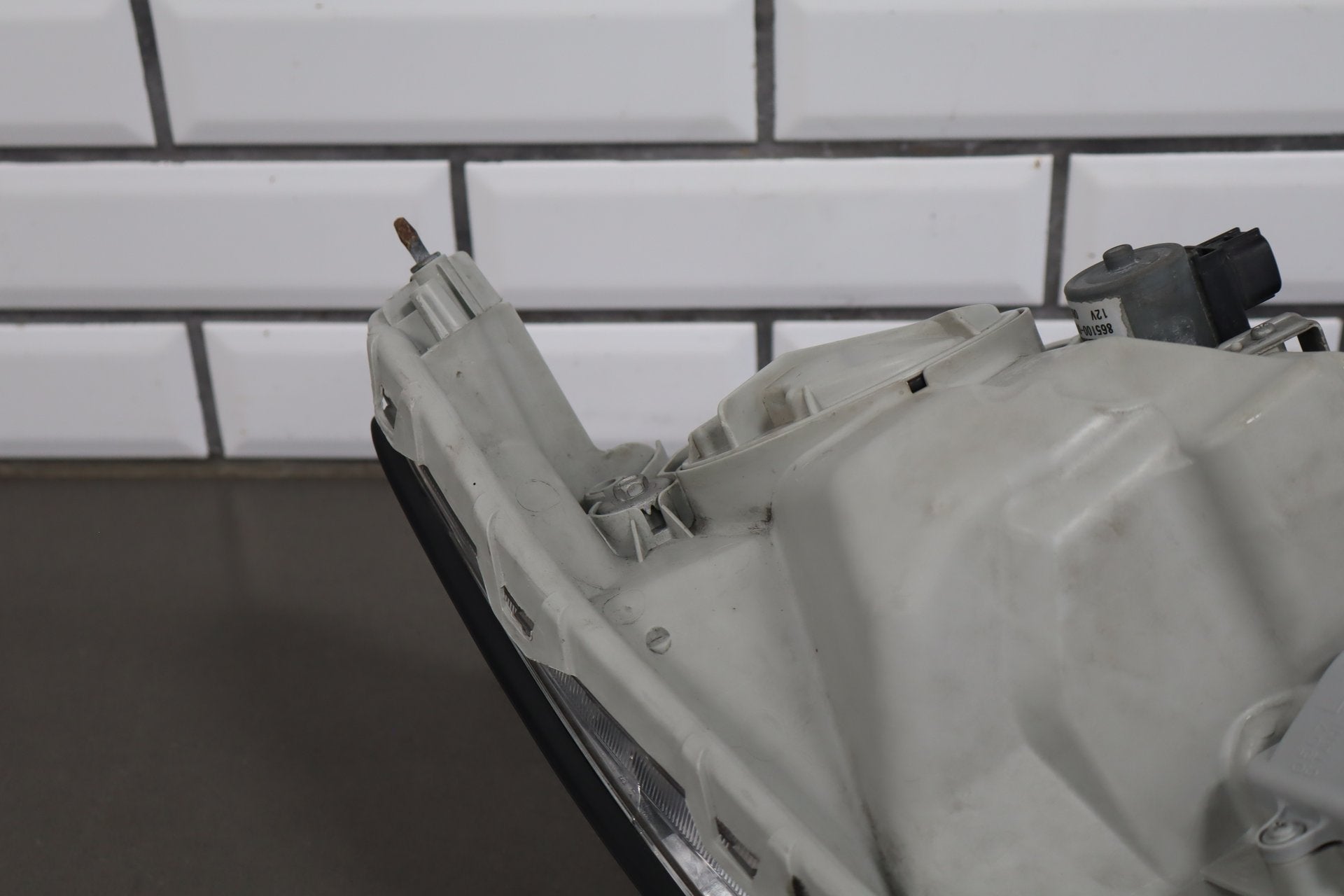 2006 Lexus LS430 Left Xenon Driver Headlamp
