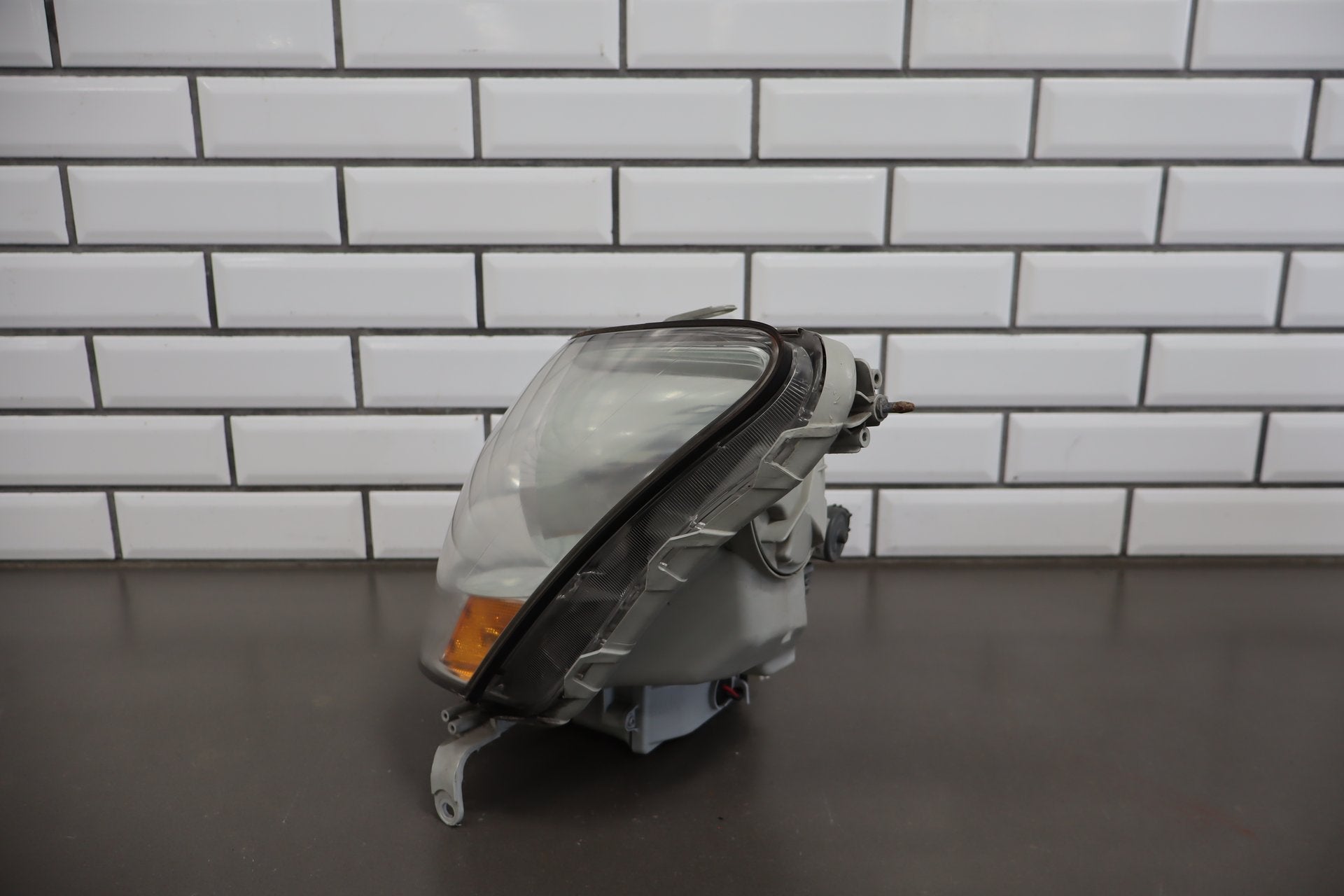 2006 Lexus LS430 Left Xenon Driver Headlamp