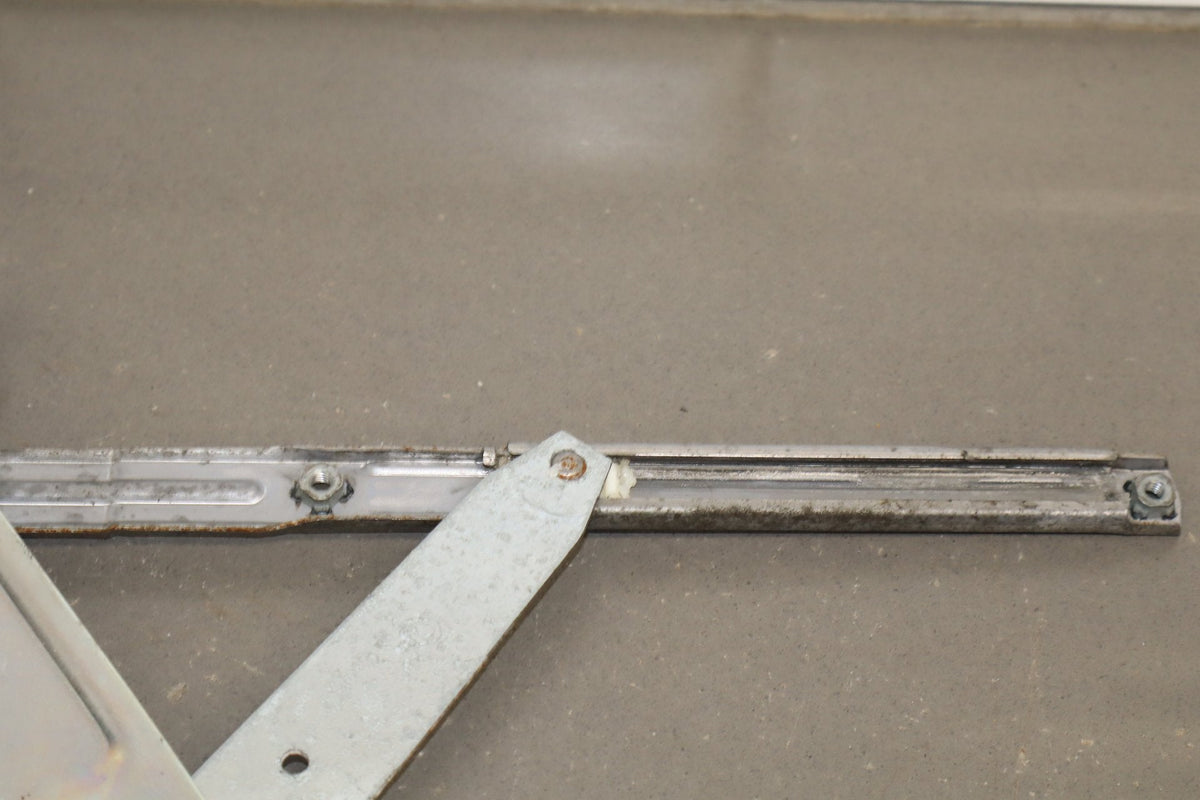 2006 Lexus LS430 Right Front Door Regulator OEM