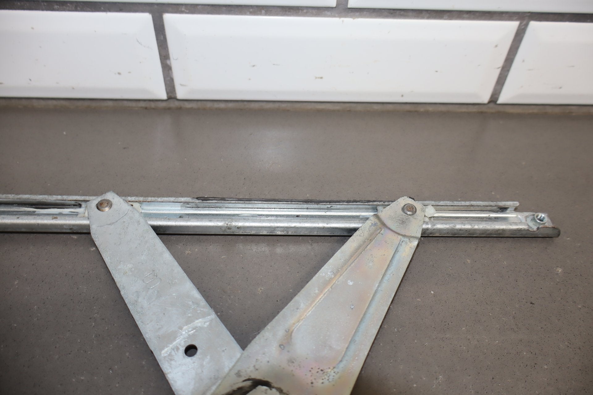 2006 Lexus LS430 Right Front Door Regulator OEM