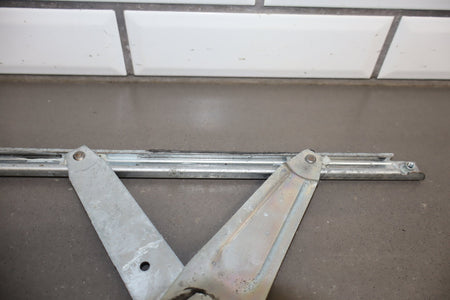 2006 Lexus LS430 Right Front Door Regulator OEM
