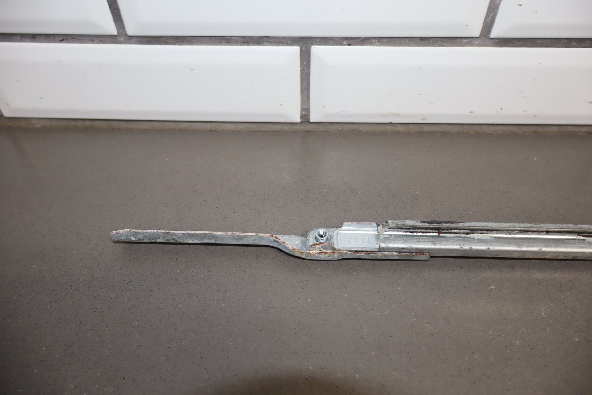 2006 Lexus LS430 Right Front Door Regulator OEM