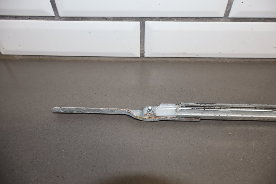 2006 Lexus LS430 Right Front Door Regulator OEM