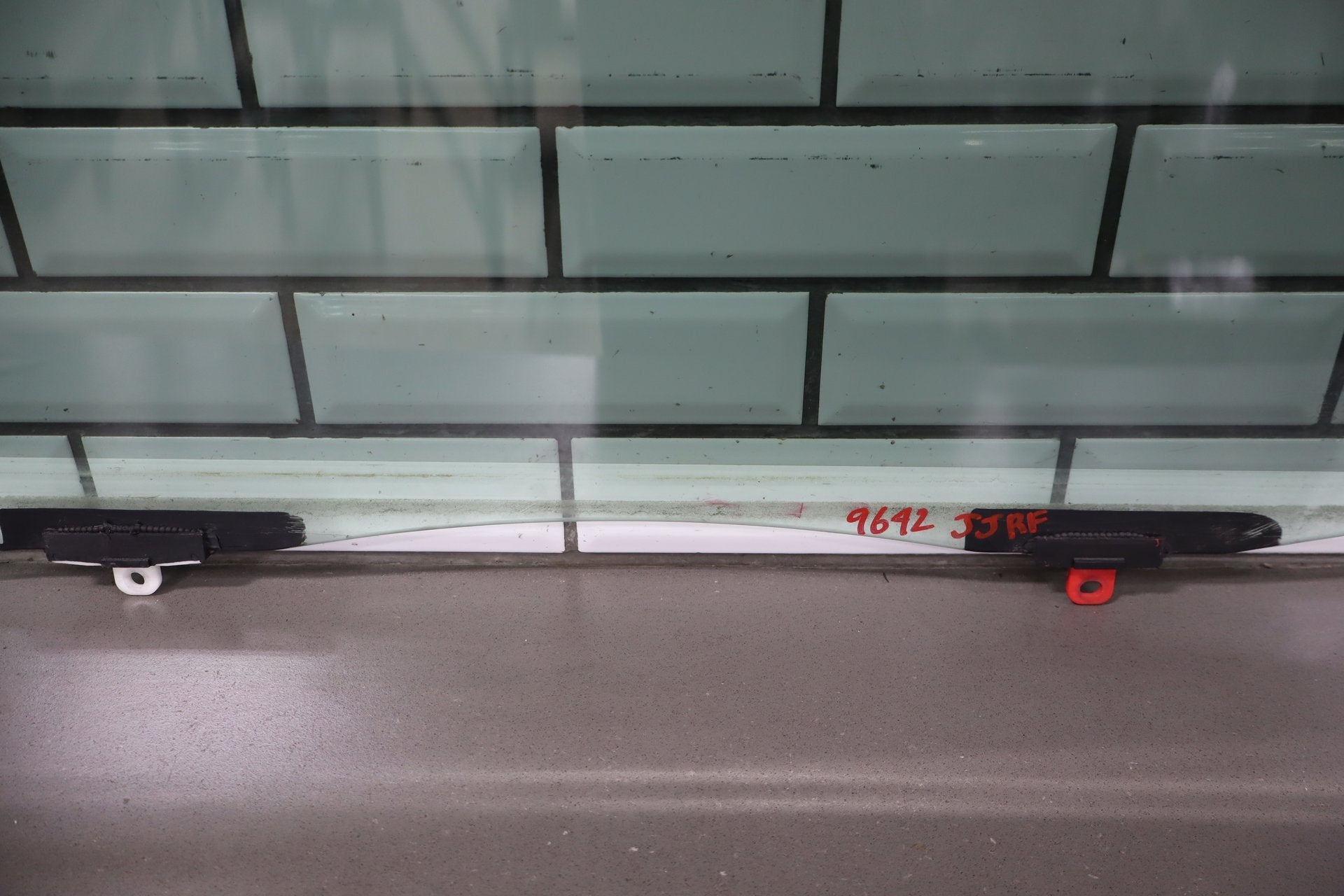 2006 Lexus LS430 Right Front Door Window
