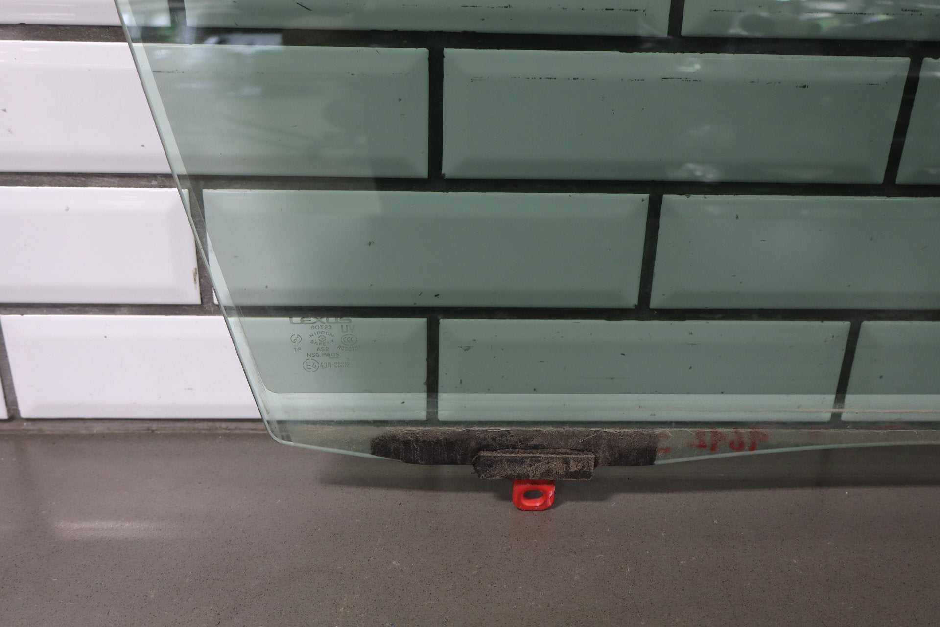 2006 Lexus LS430 Right Front Door Window