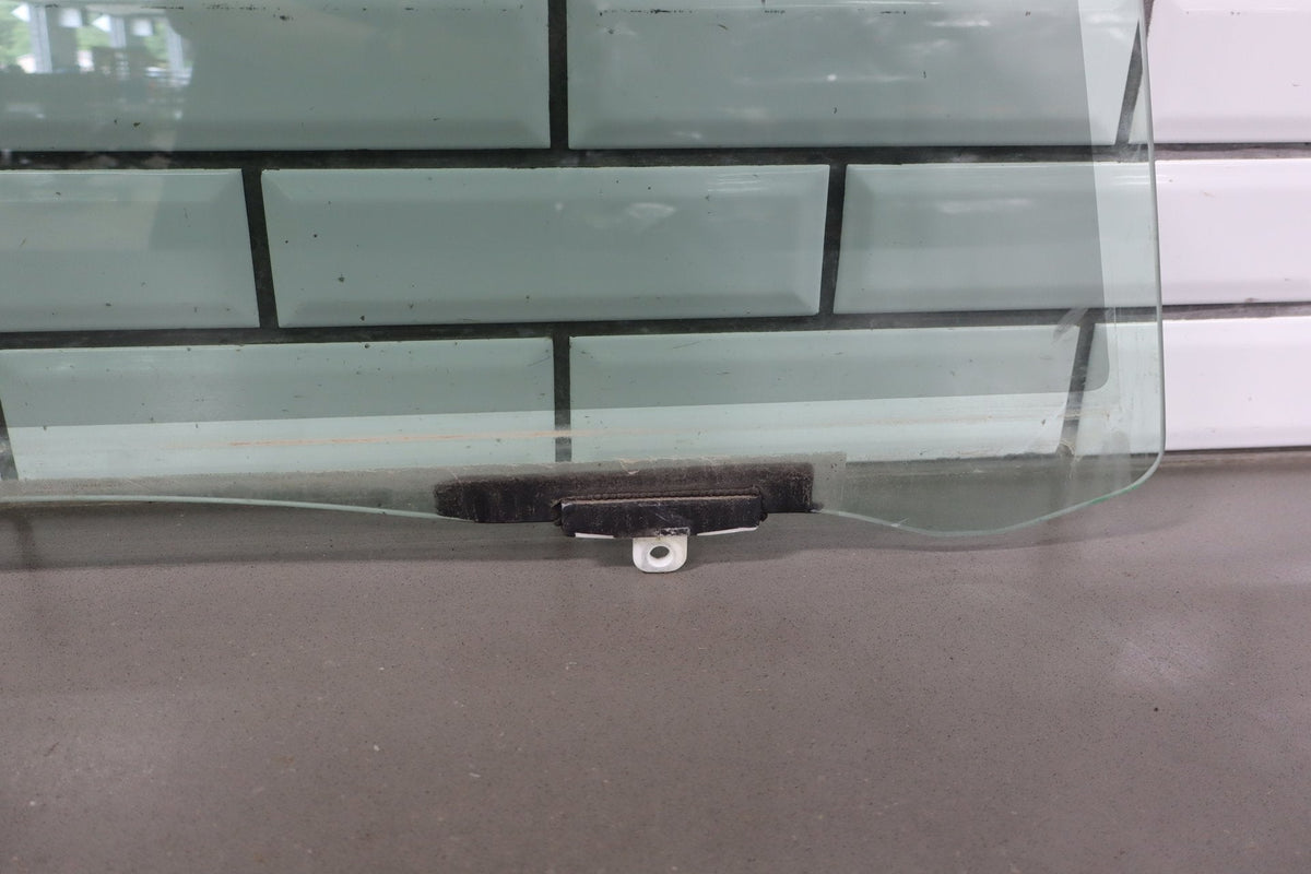 2006 Lexus LS430 Right Front Door Window