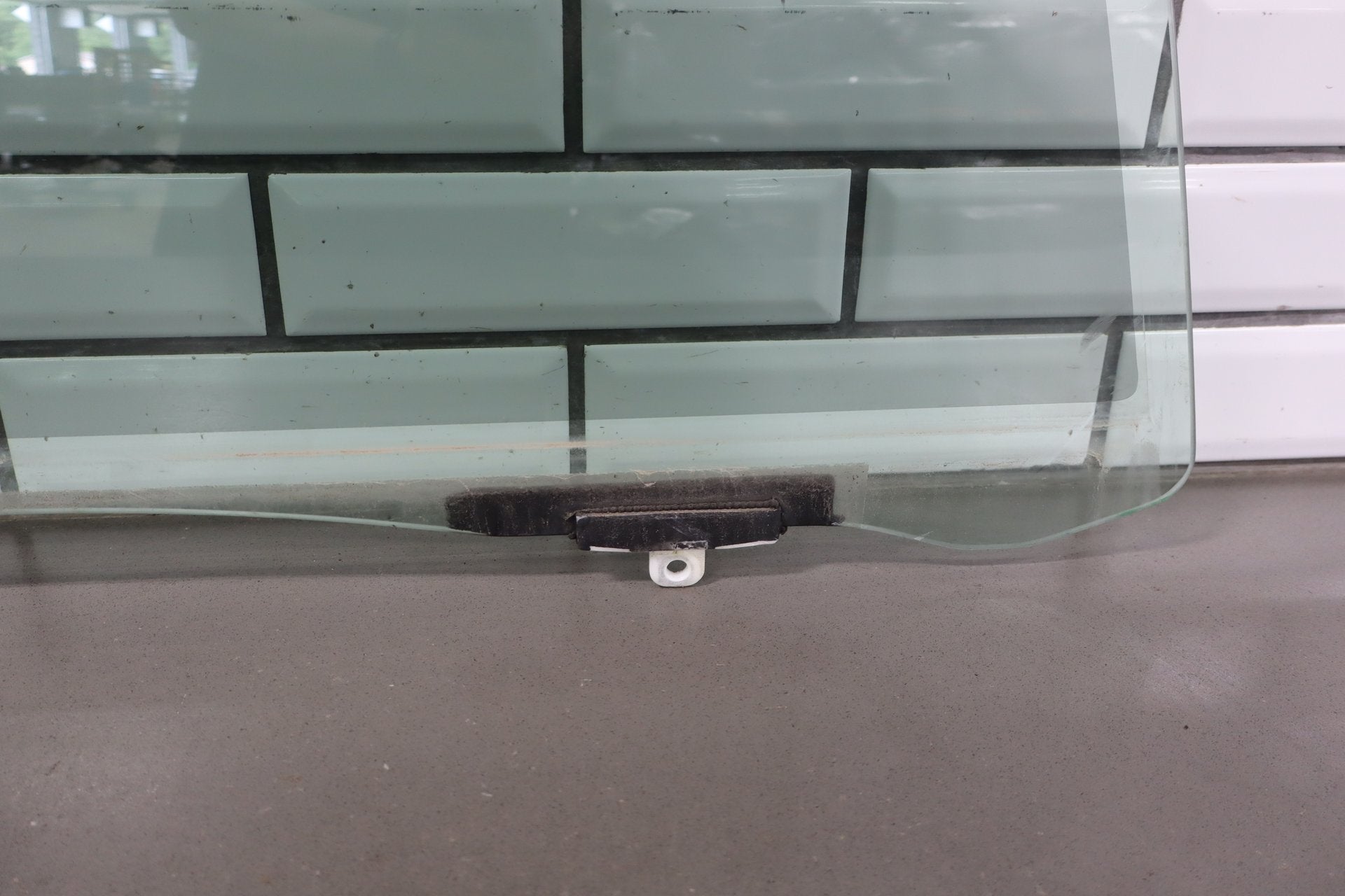 2006 Lexus LS430 Right Front Door Window