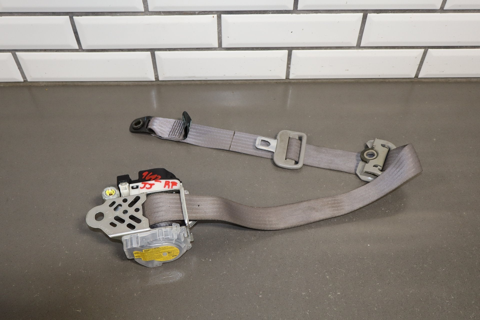 2006 Lexus LS430 Right Front Seat Belt Ash 10