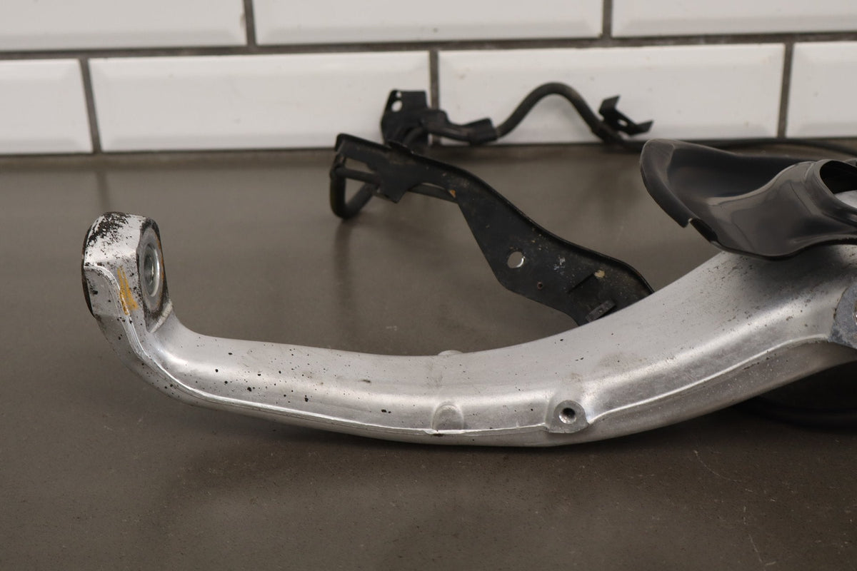 2006 Lexus LS430 Right Front Spindle