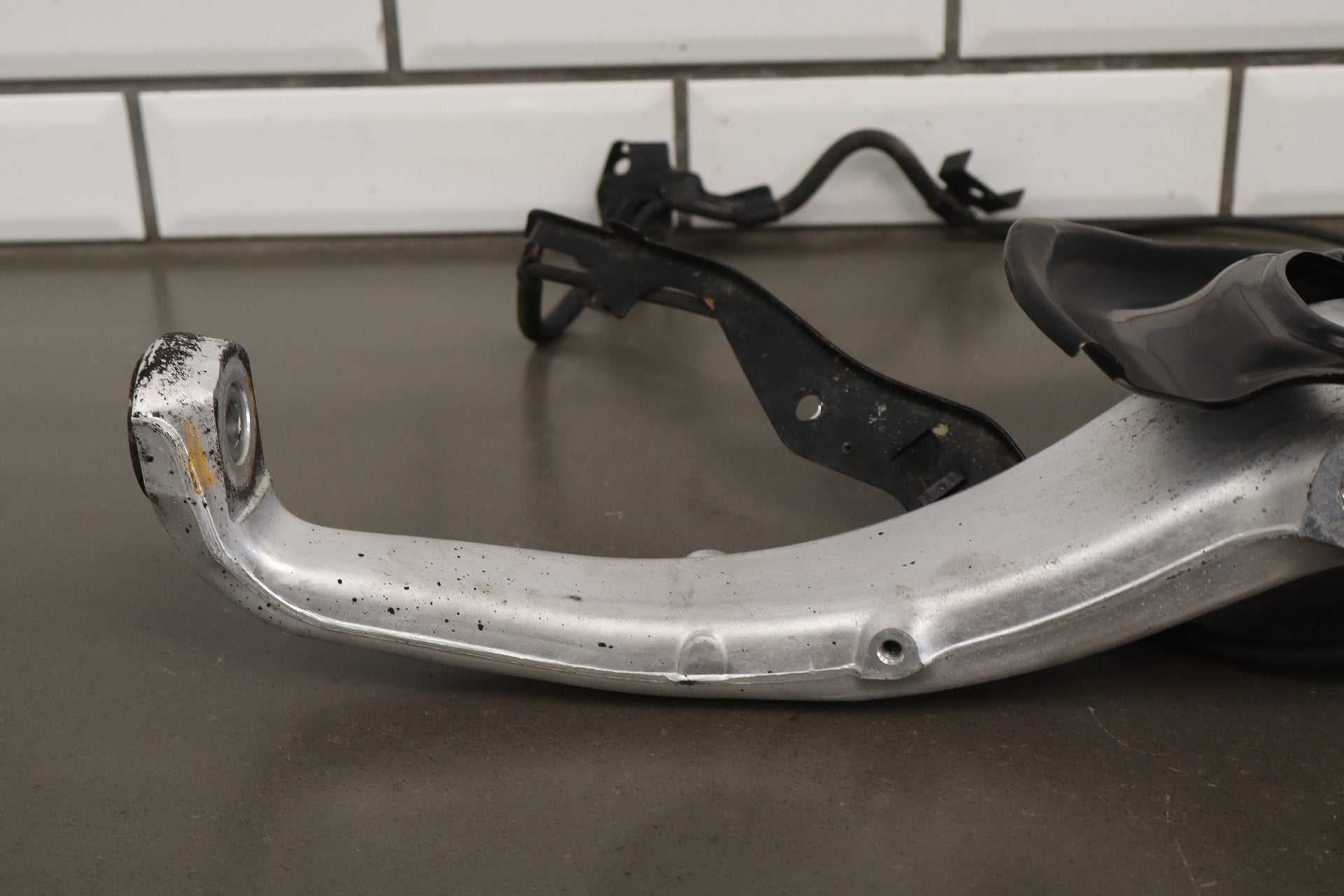2006 Lexus LS430 Right Front Spindle