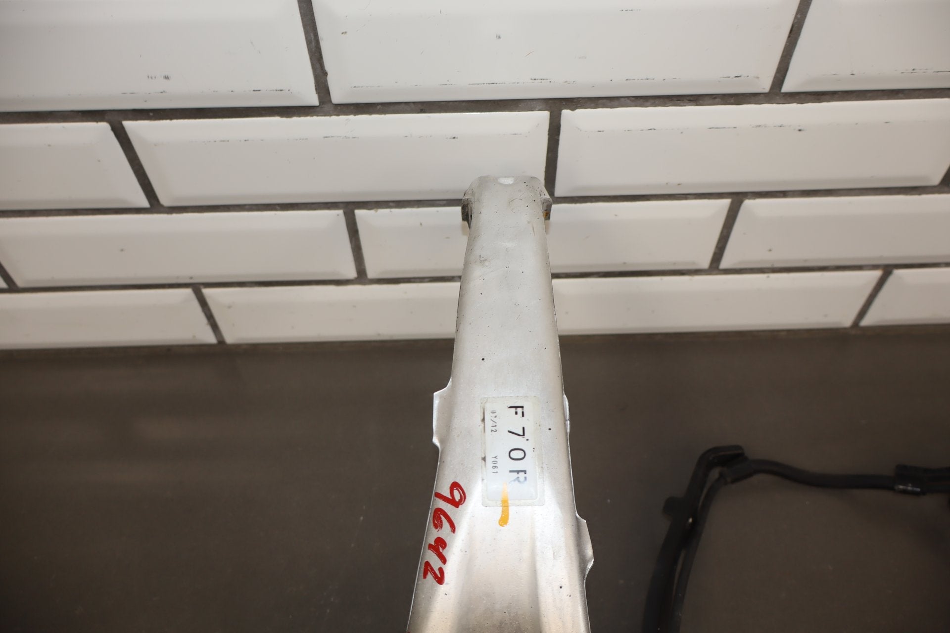 2006 Lexus LS430 Right Front Spindle