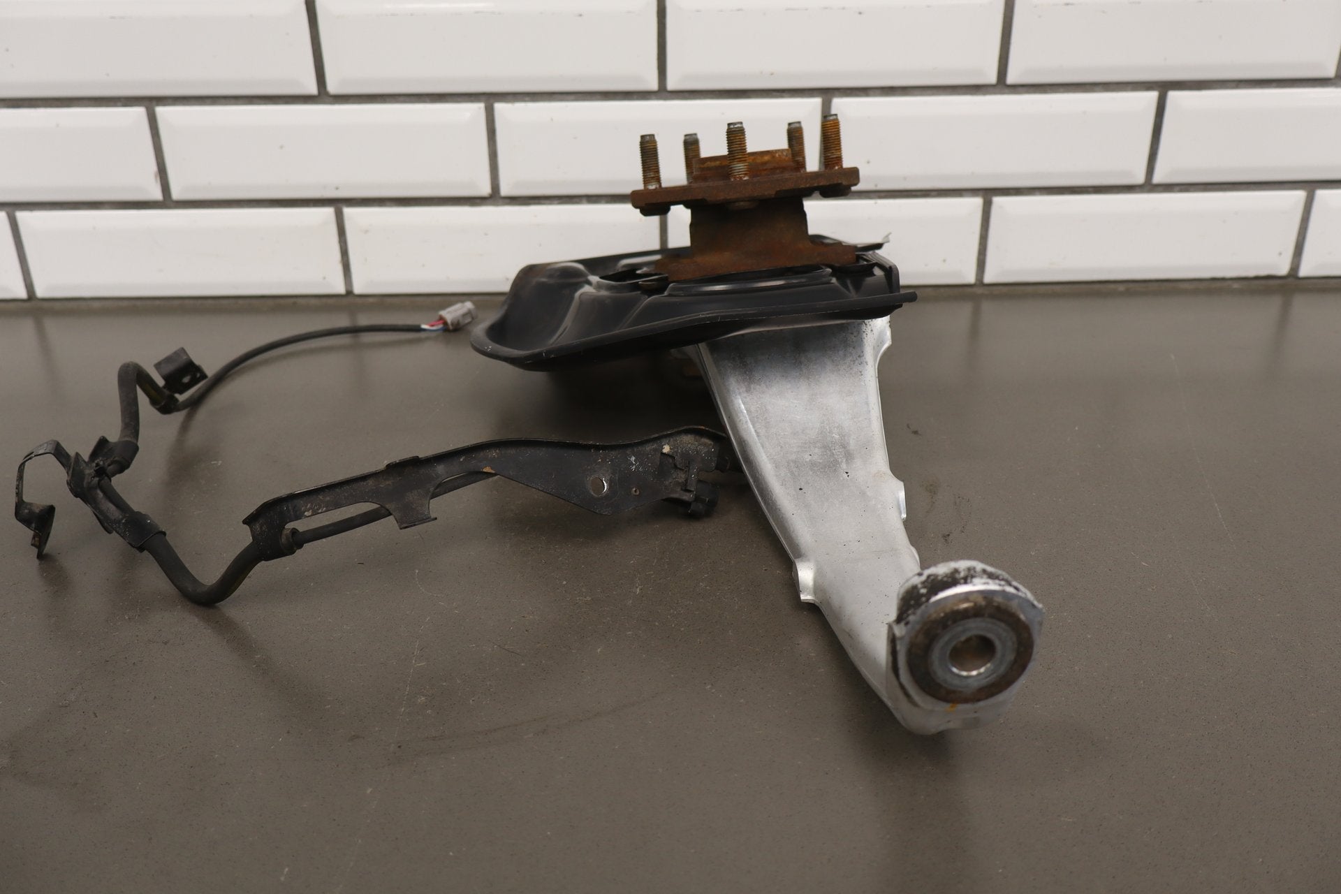 2006 Lexus LS430 Right Front Spindle