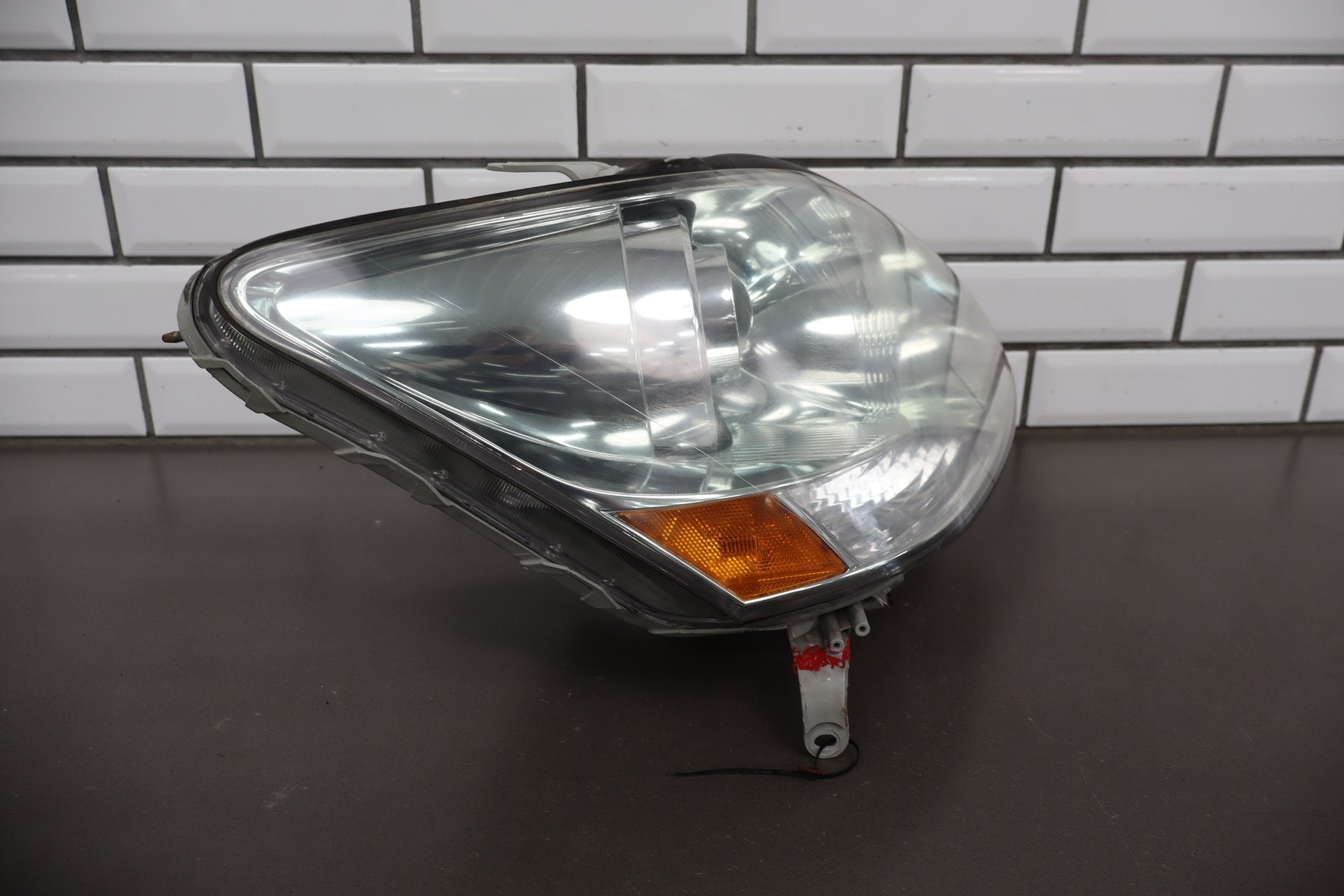 2006 Lexus LS430 Right Passenger Xenon Headlamp OEM