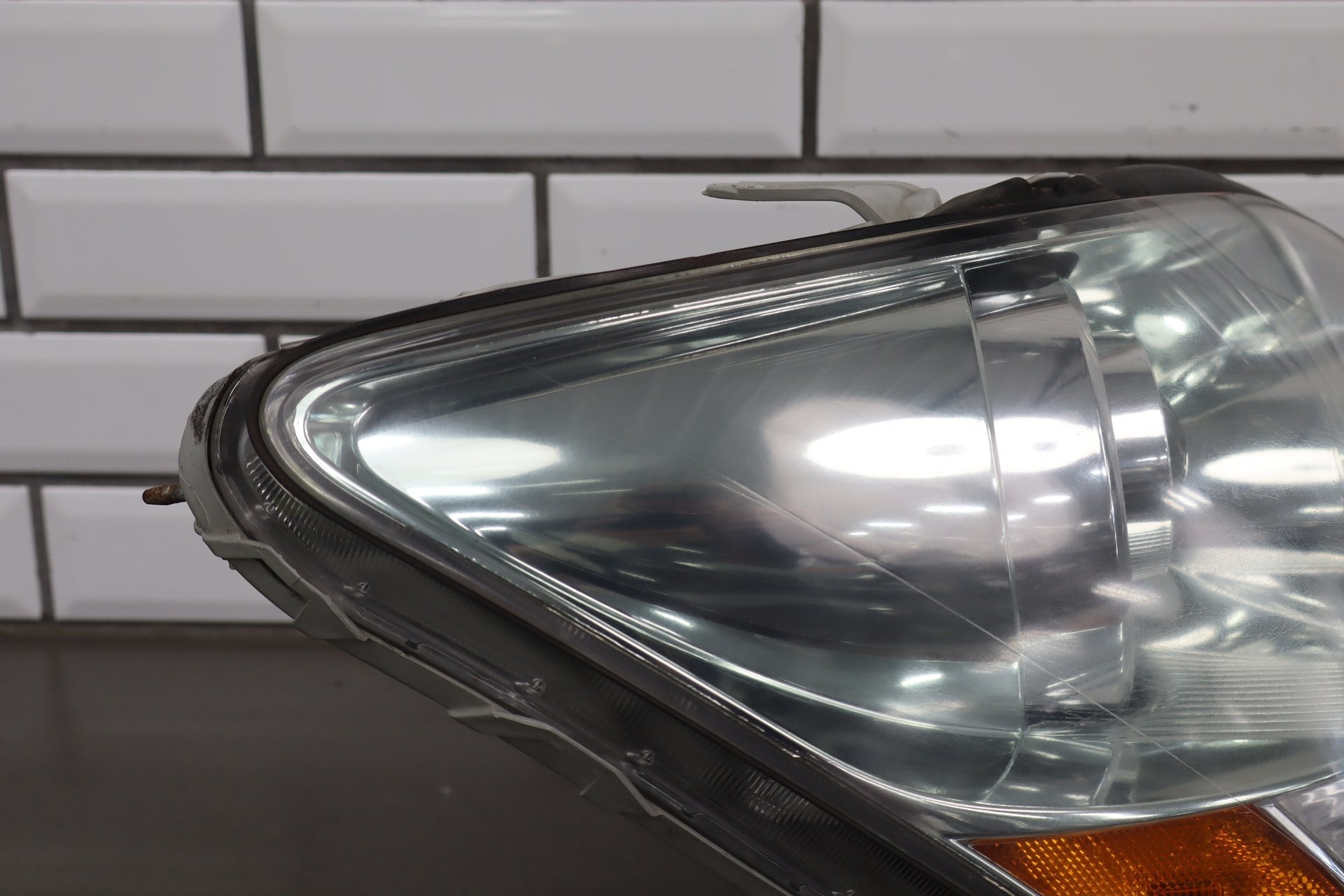 2006 Lexus LS430 Right Passenger Xenon Headlamp OEM