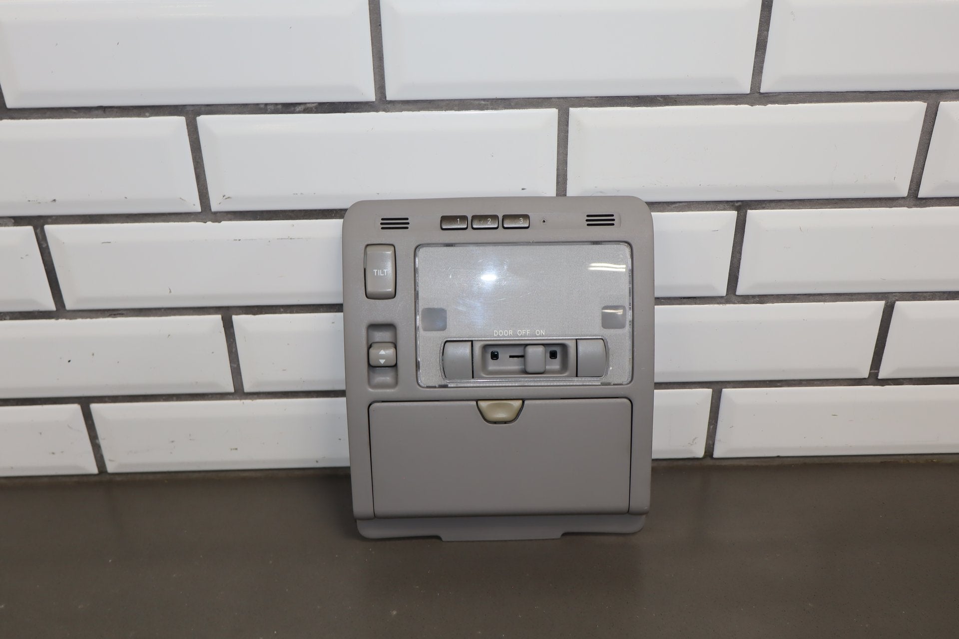 2006 Lexus LS430 Roof Console OEM