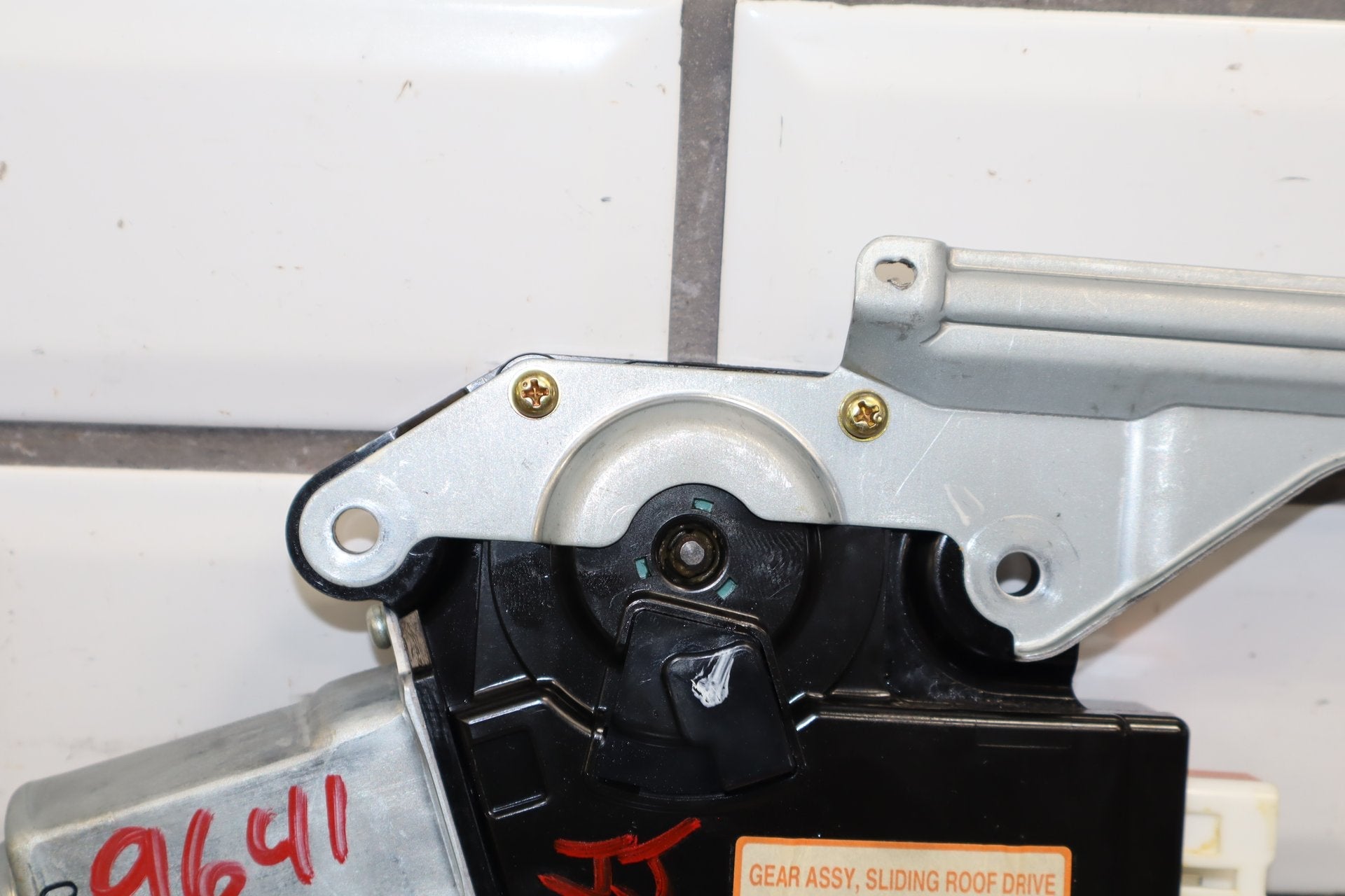2006 Lexus LS430 Sun Roof Motor OEM
