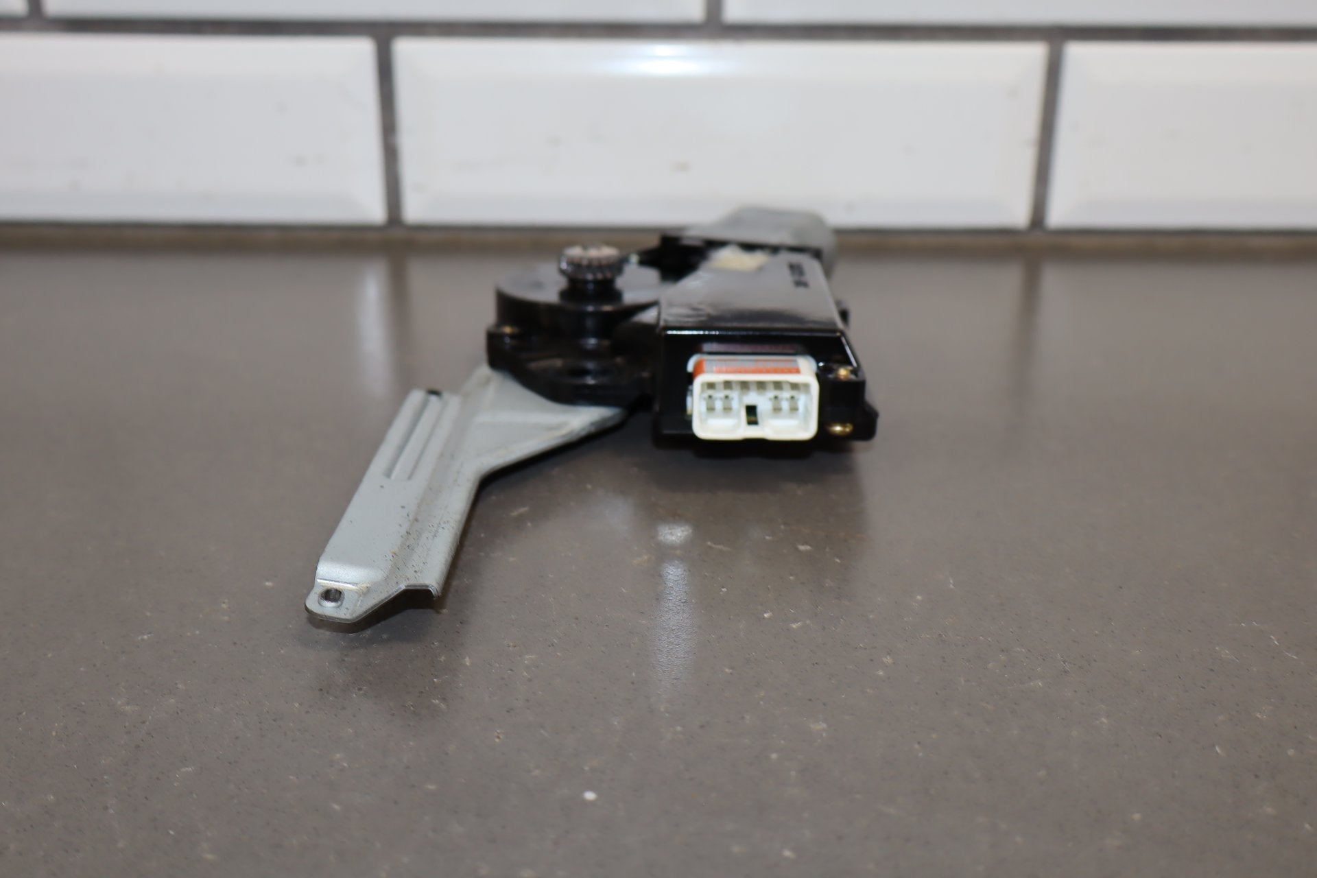 2006 Lexus LS430 Sun Roof Motor OEM