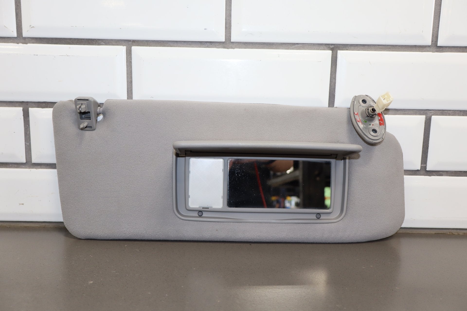 2006 Lexus LS430 Sun Visor Pair Left/Right Ash 10