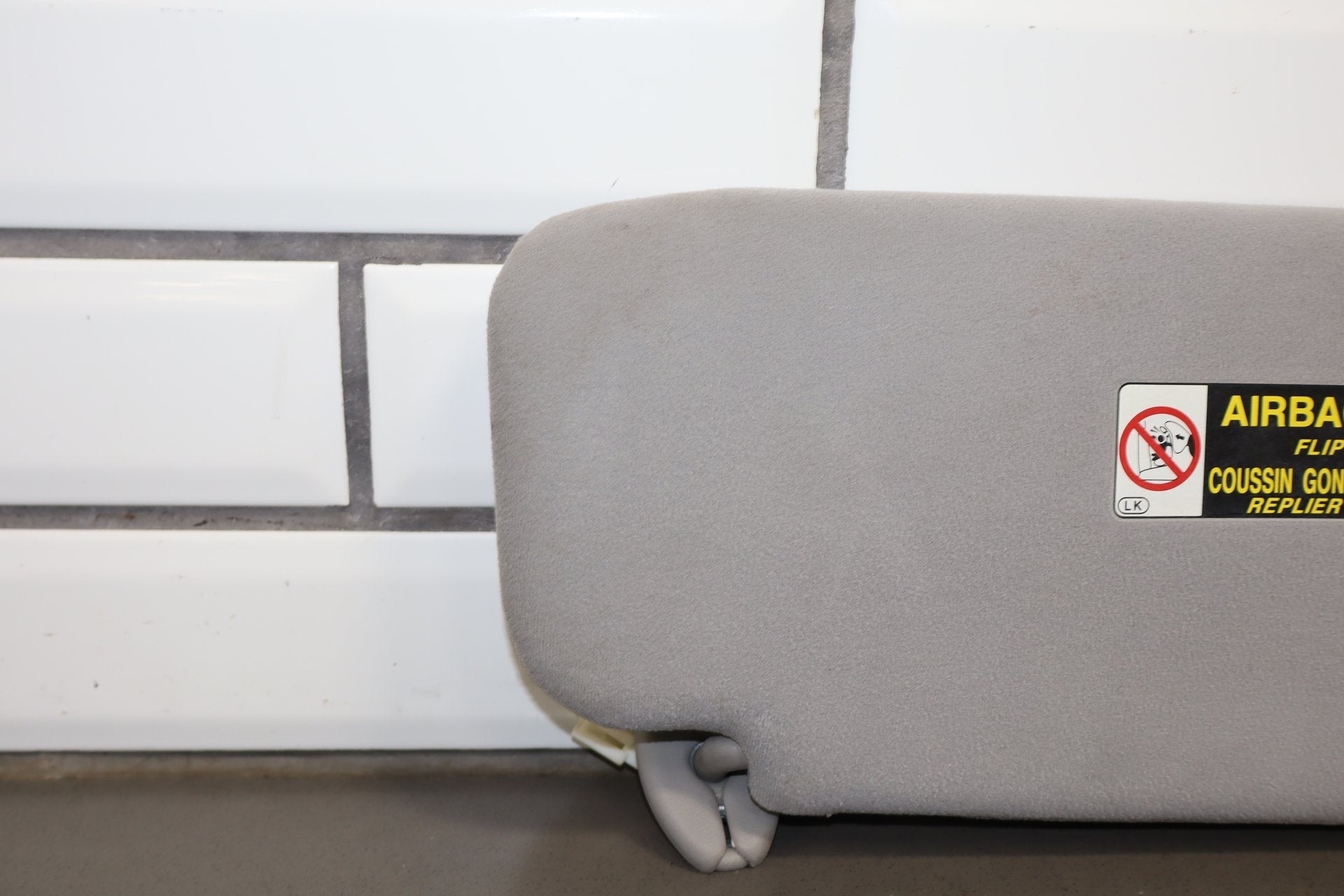 2006 Lexus LS430 Sun Visor Pair Left/Right Ash 10