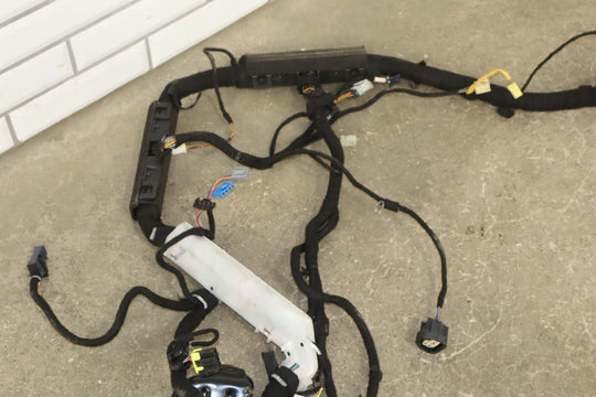 2006 Pontiac GTO Cabin Fuse Relay Junction Box W/Engine Bay Harness