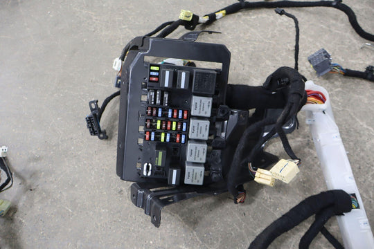 2006 Pontiac GTO Cabin Fuse Relay Junction Box W/Engine Bay Harness