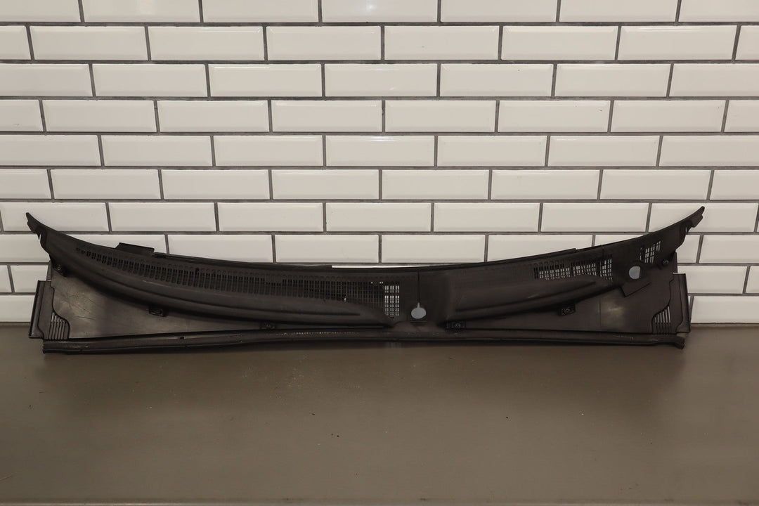 2006 Pontiac GTO Front Cowl Vent Panel W/Weather Strip