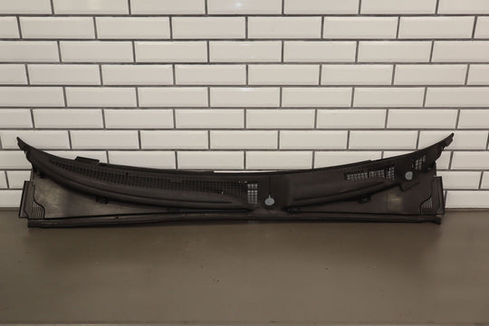 2006 Pontiac GTO Front Cowl Vent Panel W/Weather Strip