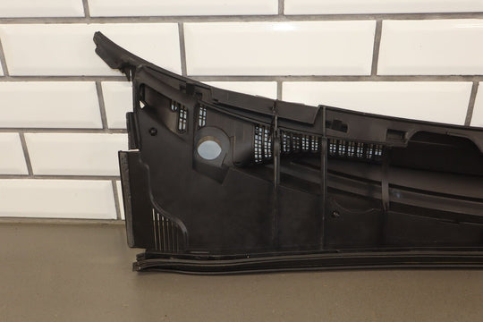 2006 Pontiac GTO Front Cowl Vent Panel W/Weather Strip