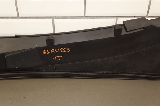 2006 Pontiac GTO Front Cowl Vent Panel W/Weather Strip