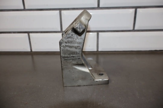 2006 Pontiac GTO Pair - Engine Mount Brackets 10260642 OEM
